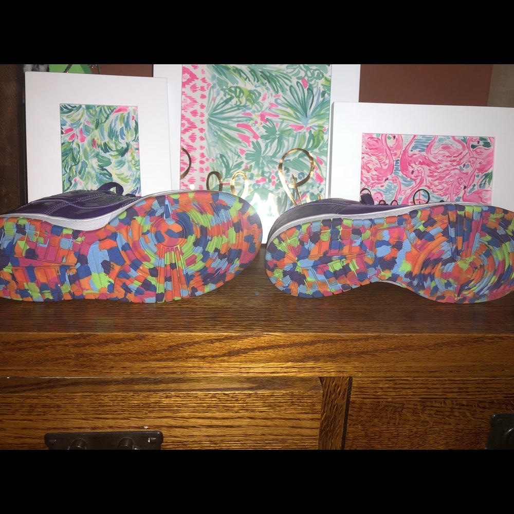 Rare women’s multicolor Nike’s!
